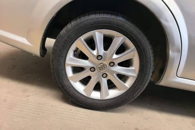 Used Buick Excelle 2013 1.5L Automatic Luxury Model Exterior 5
