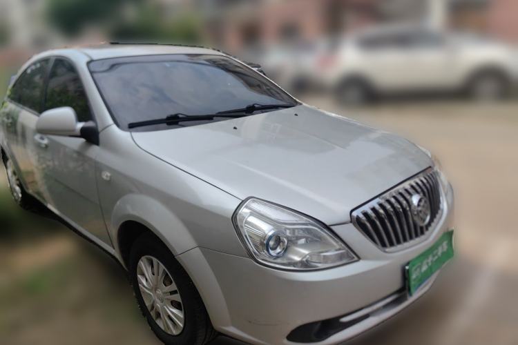 Used Buick Excelle 2013 1.5L Manual Classic Model Front Right 45 Deg