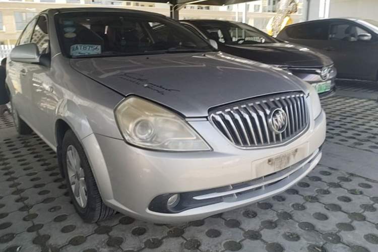 Used Buick Excelle 2013 1.5L Manual Classic Model Front Right 45 Deg