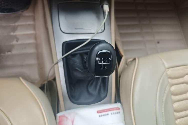 Used Buick Excelle 2013 1.5L Manual Classic Model Gear Lever