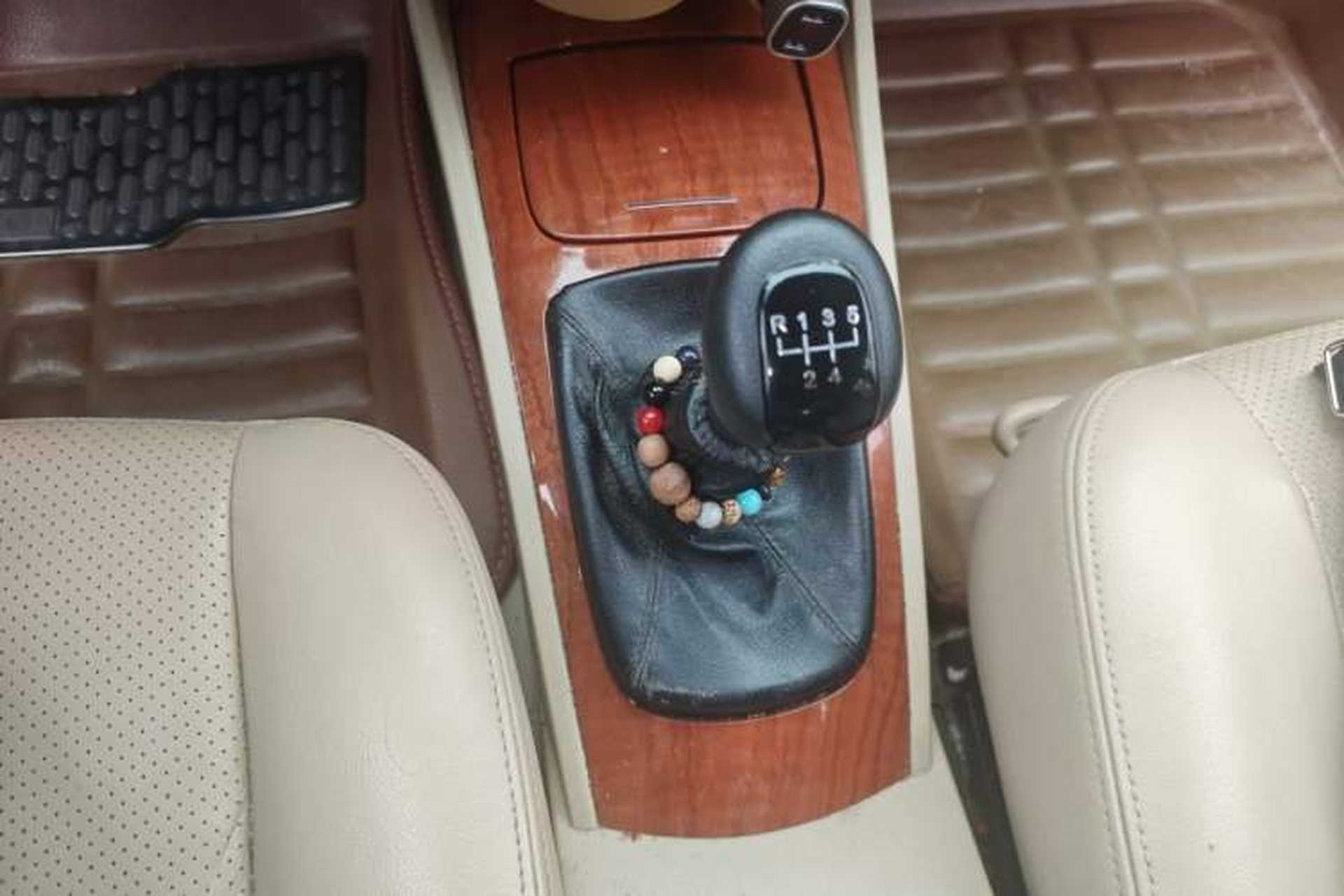 Used Buick Excelle 2013 1.5L Manual Luxury Model Gear Lever