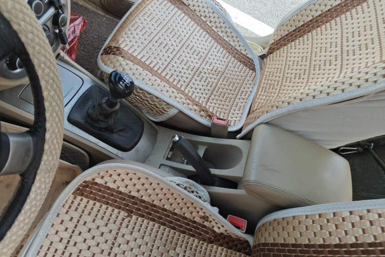 Used Buick Excelle 2013 1.5L Manual Classic Model Gear Lever