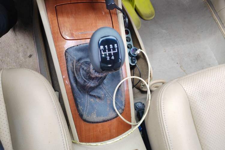 Used Buick Excelle 2013 1.5L Manual Luxury Model Gear Lever