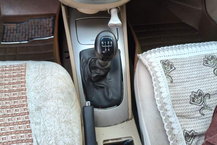 Used Buick Excelle 2013 1.5L Manual Classic Model Gear Lever