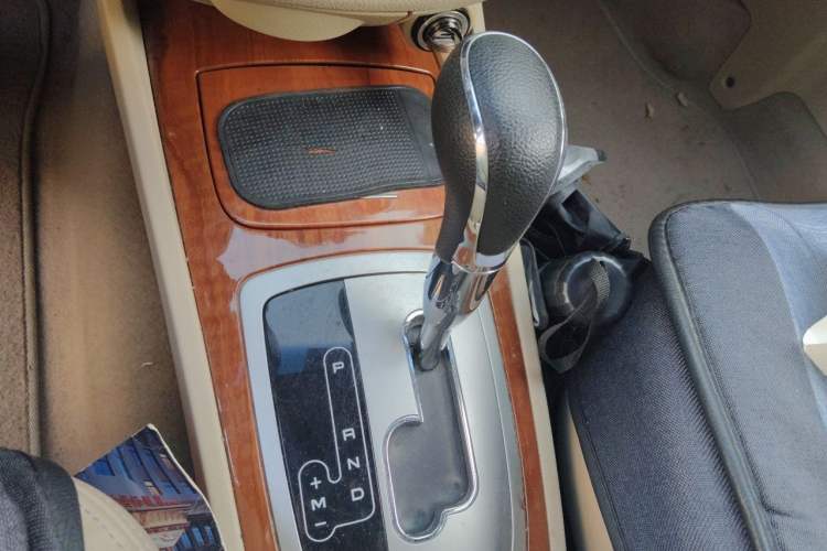 Used Buick Excelle 2013 1.5L Automatic Luxury Model Gear Lever