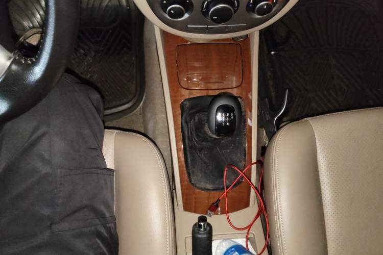 Used Buick Excelle 2013 1.5L Manual Luxury Model Gear Lever