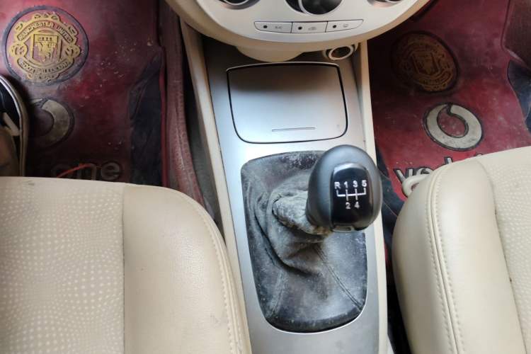 Used Buick Excelle 2013 1.5L Manual Classic Model Gear Lever