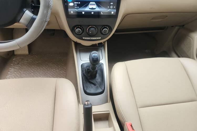 Used Buick Excelle 2013 1.5L Manual Classic Model Gear Lever