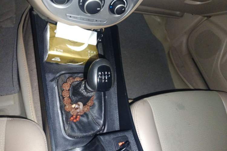Used Buick Excelle 2013 1.5L Manual Classic Model Gear Lever