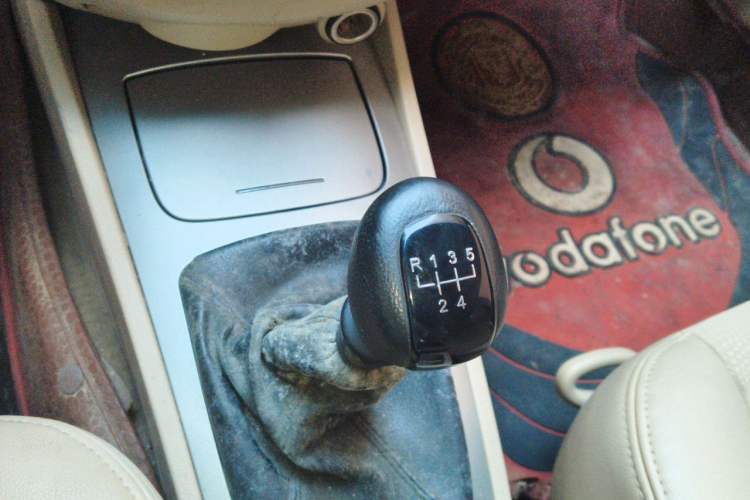 Used Buick Excelle 2013 1.5L Manual Classic Model Gear Lever