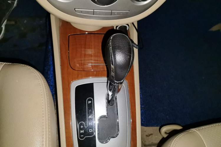 Used Buick Excelle 2013 1.5L Automatic Luxury Model Gear Lever