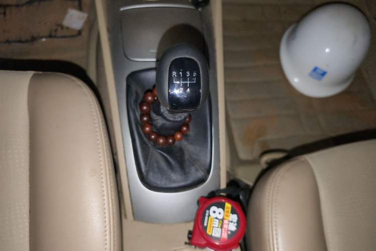 Used Buick Excelle 2013 1.5L Manual Classic Model Gear Lever