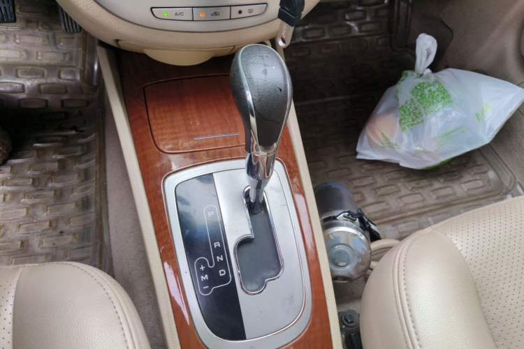 Used Buick Excelle 2013 1.5L Automatic Luxury Model Gear Lever