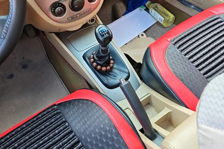 Used Buick Excelle 2013 1.5L Manual Classic Model Gear Lever