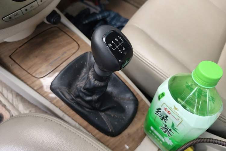 Used Buick Excelle 2013 1.5L Manual Classic Model Gear Lever
