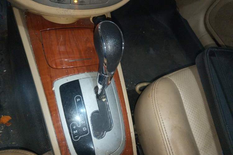 Used Buick Excelle 2013 1.5L Automatic Luxury Model Gear Lever