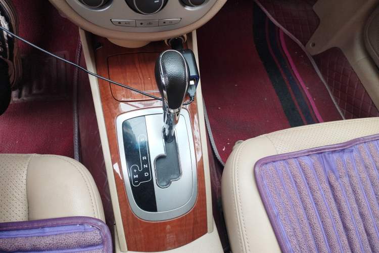 Used Buick Excelle 2013 1.5L Automatic Luxury Model Gear Lever
