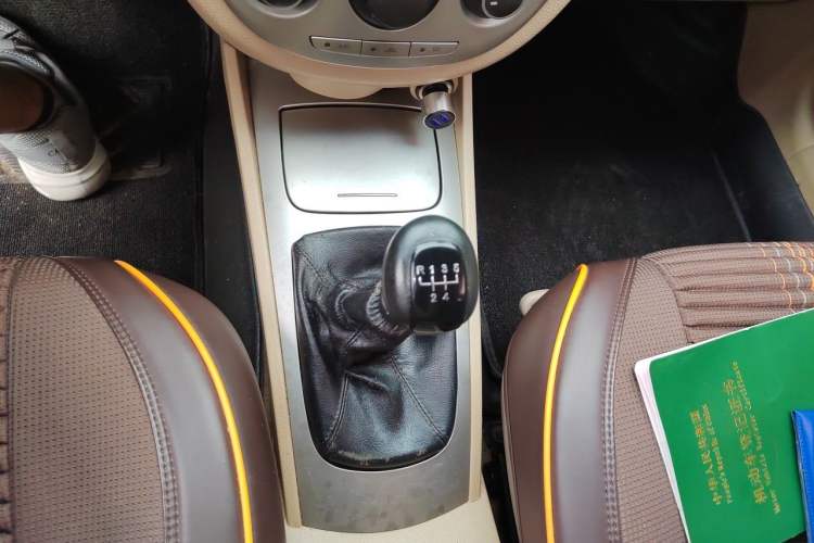 Used Buick Excelle 2013 1.5L Manual Classic Model Gear Lever