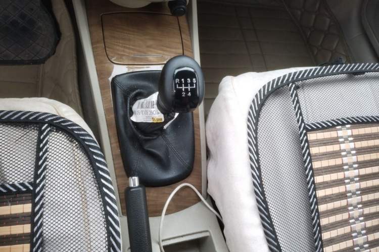 Used Buick Excelle 2013 1.5L Manual Classic Model Gear Lever