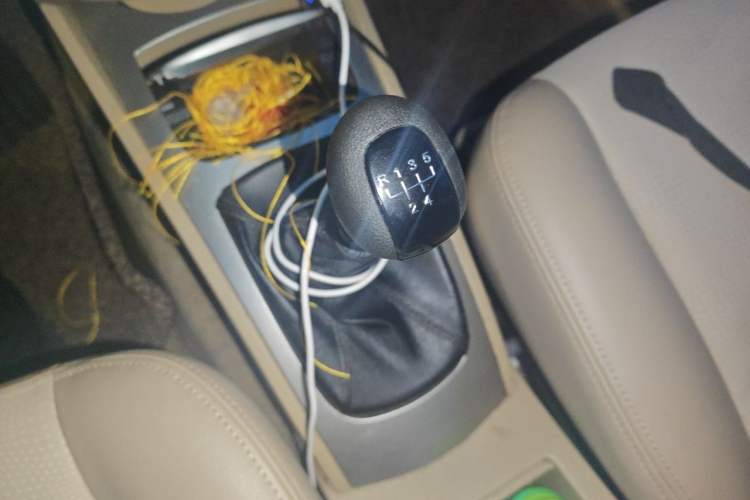 Used Buick Excelle 2013 1.5L Manual Classic Model Gear Lever