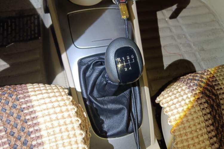 Used Buick Excelle 2013 1.5L Manual Classic Model Gear Lever