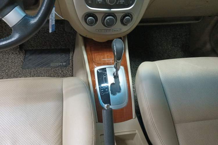 Used Buick Excelle 2013 1.5L Automatic Luxury Model Gear Lever