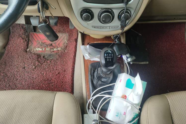 Used Buick Excelle 2013 1.5L Manual Luxury Model Gear Lever