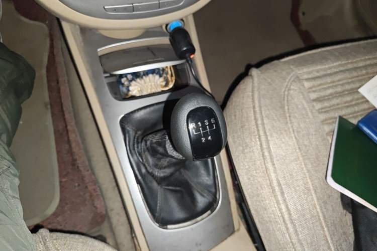 Used Buick Excelle 2013 1.5L Manual Classic Model Gear Lever