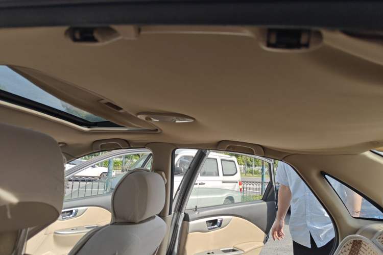 Used Buick Excelle 2013 1.5L Manual Classic Model Headliner