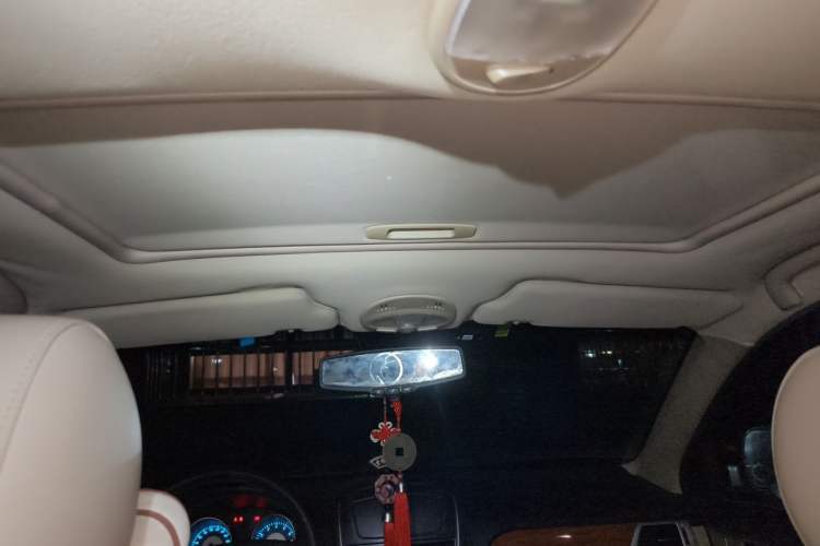 Used Buick Excelle 2013 1.5L Manual Luxury Model Headliner