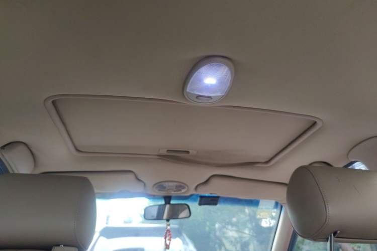 Used Buick Excelle 2013 1.5L Automatic Luxury Model Headliner