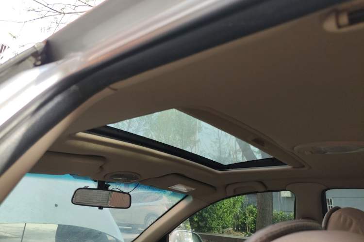 Used Buick Excelle 2013 1.5L Manual Luxury Model Headliner