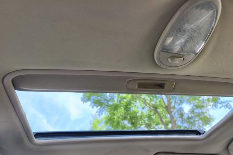 Used Buick Excelle 2013 1.5L Manual Classic Model Headliner