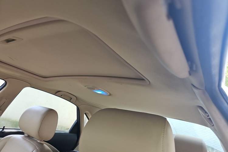 Used Buick Excelle 2013 1.5L Manual Luxury Model Headliner