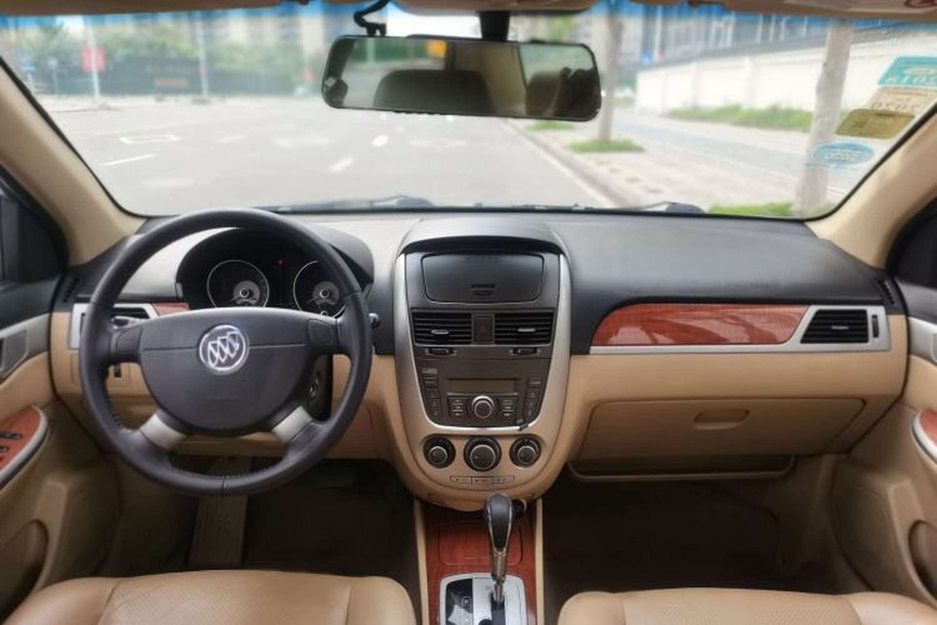 Used Buick Excelle 2013 1.5L Automatic Luxury Model Interior 1
