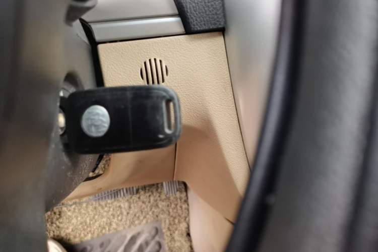 Used Buick Excelle 2013 1.5L Automatic Classic Model Interior 1