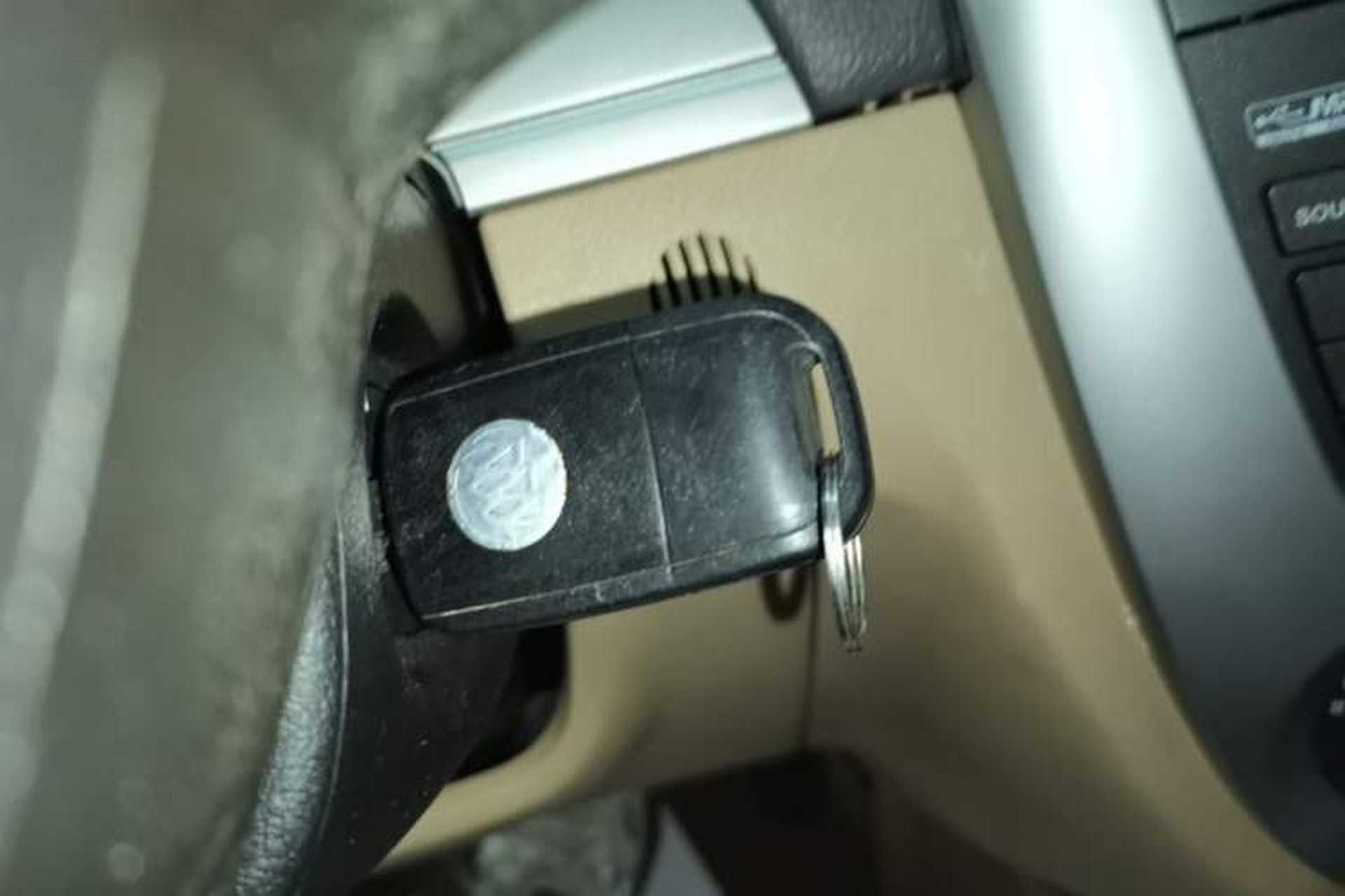 Used Buick Excelle 2013 1.5L Automatic Classic Model Interior 1