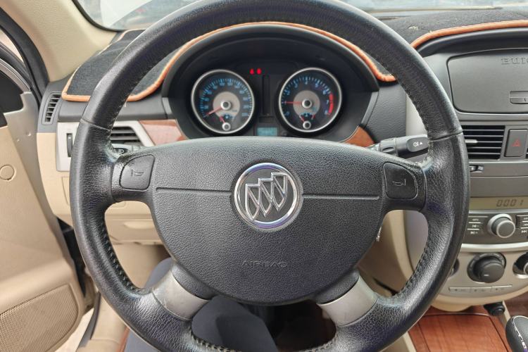 Used Buick Excelle 2013 1.5L Automatic Luxury Model Interior 1