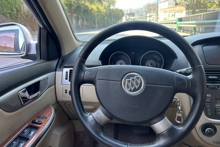 Used Buick Excelle 2013 1.5L Automatic Luxury Model Interior 1