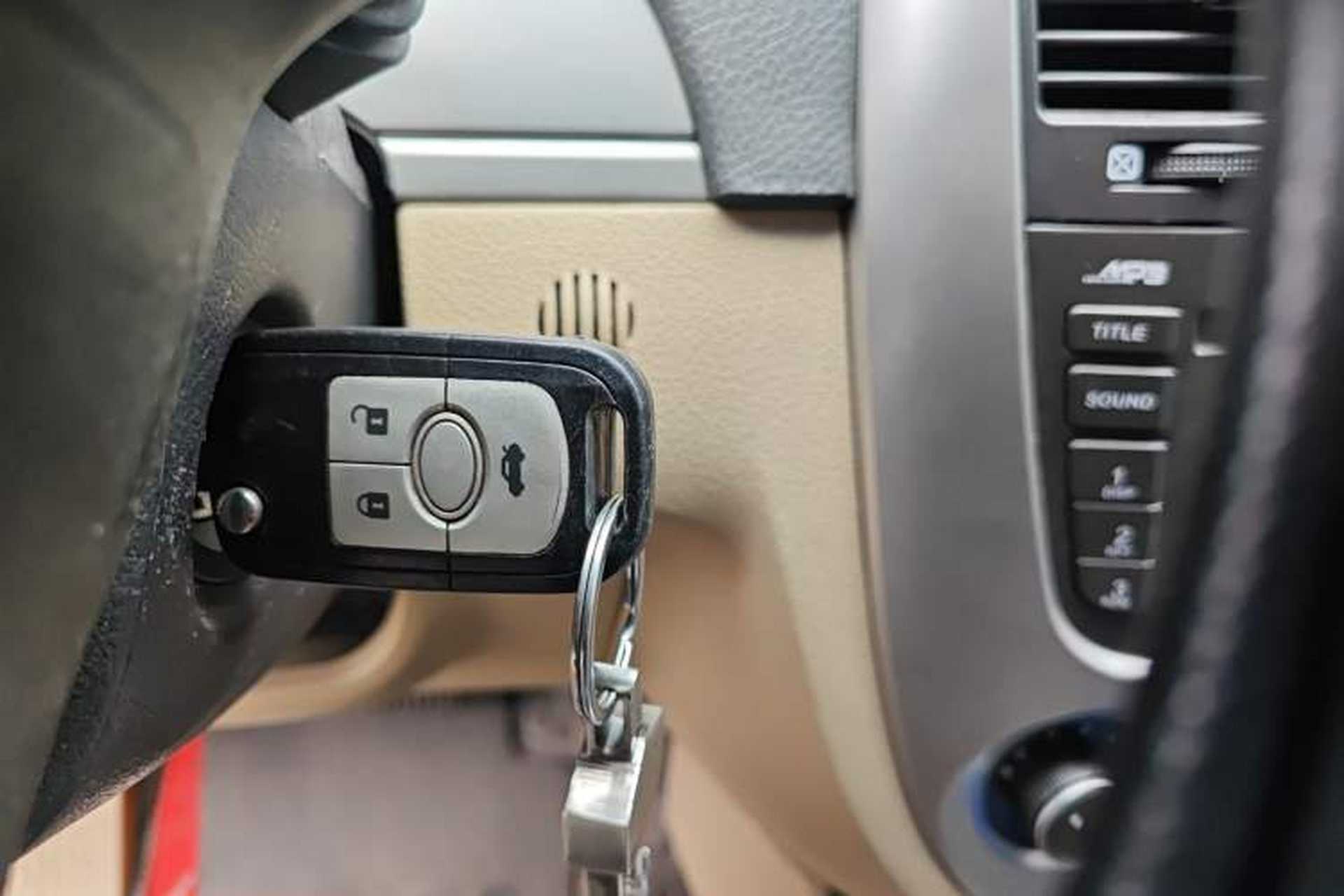 Used Buick Excelle 2013 1.5L Automatic Classic Model Interior 1