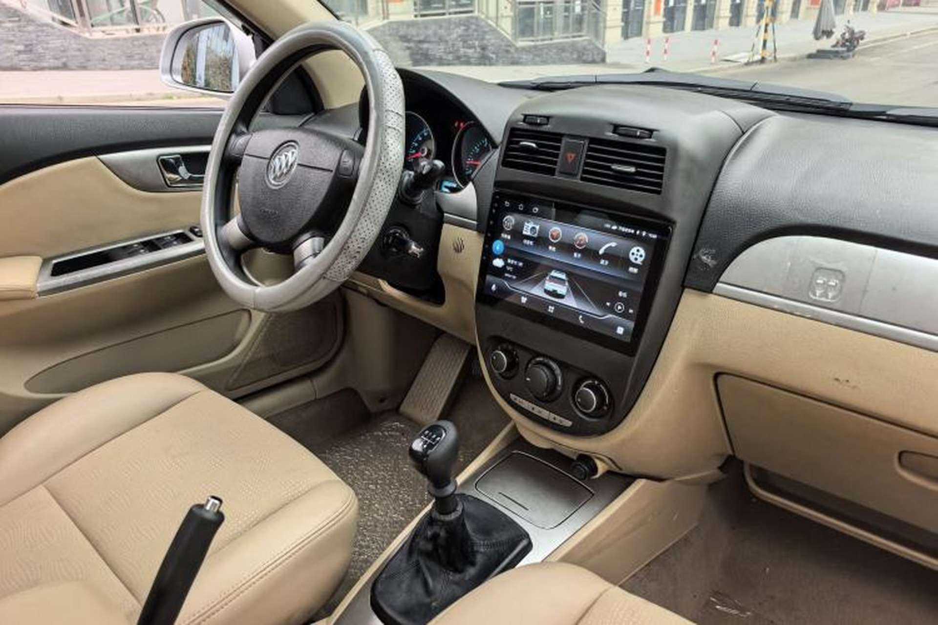 Used Buick Excelle 2013 1.5L Manual Classic Model Interior 2