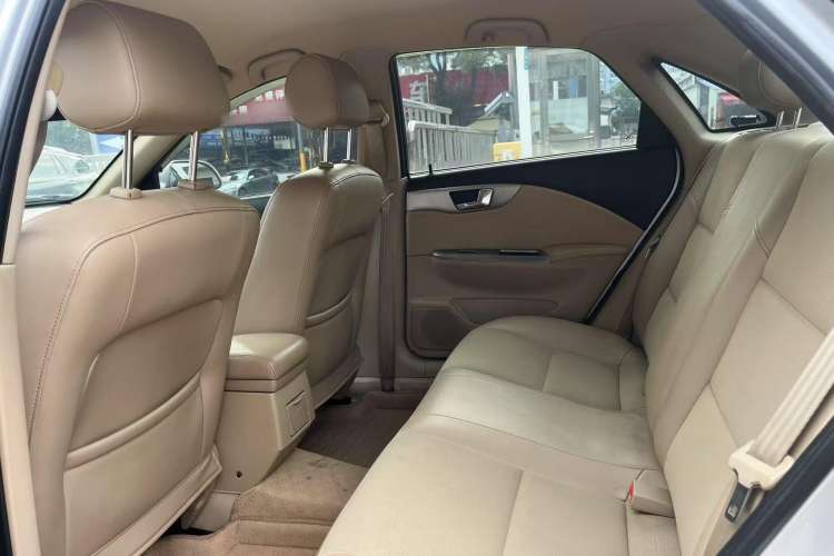 Used Buick Excelle 2013 1.5L Automatic Classic Model Interior 3