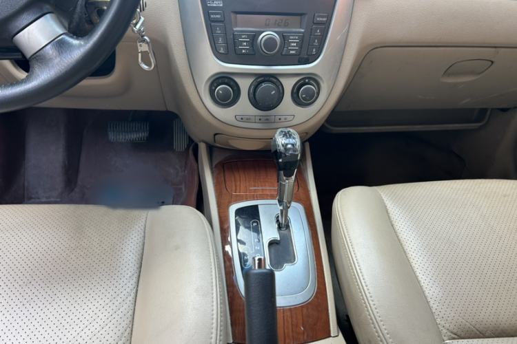 Used Buick Excelle 2013 1.5L Automatic Luxury Model Interior 3