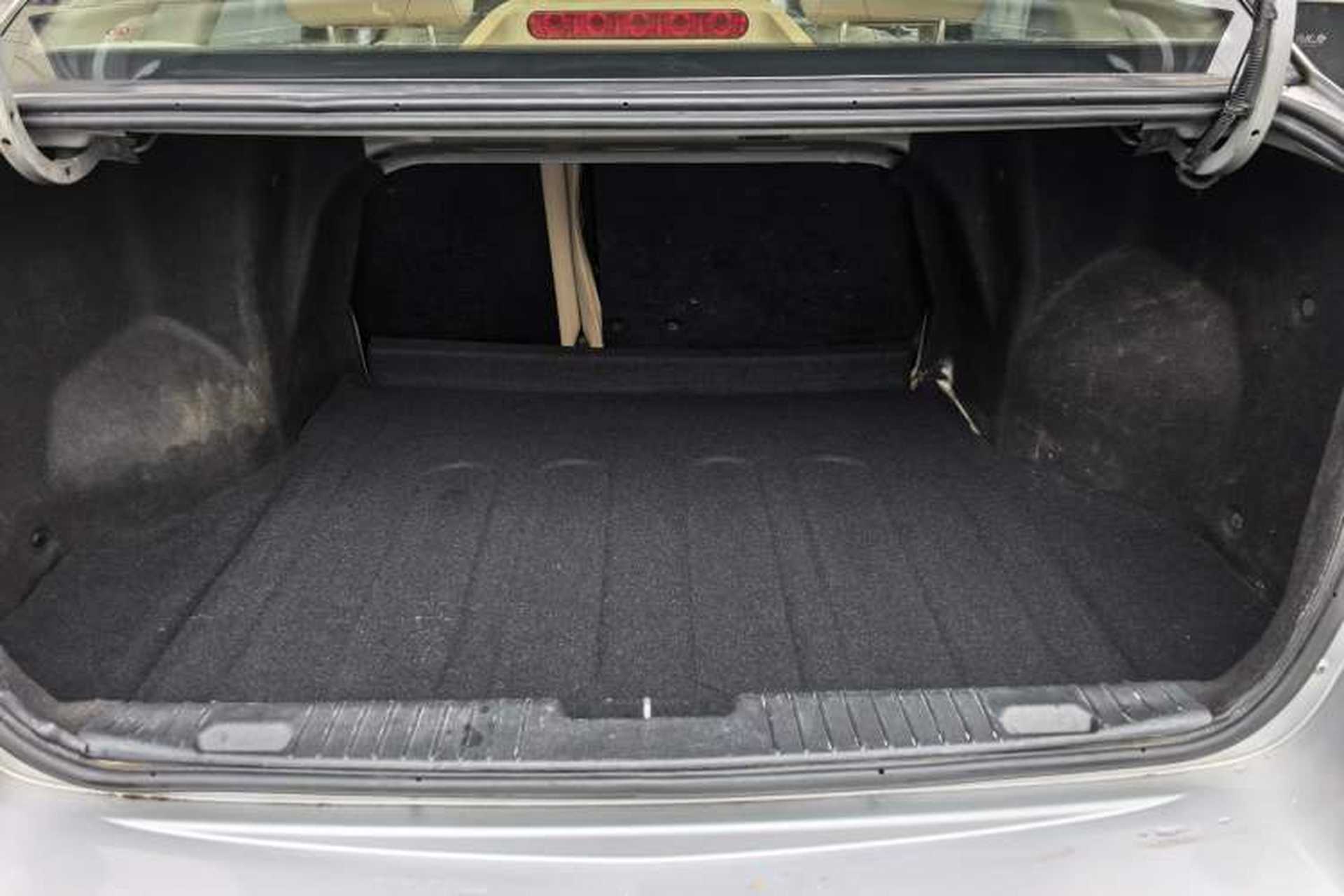 Used Buick Excelle 2013 1.5L Manual Classic Model Interior 5