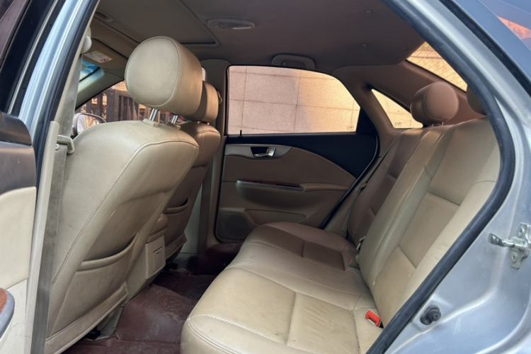 Used Buick Excelle 2013 1.5L Automatic Luxury Model Interior 5