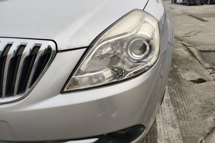 Used Buick Excelle 2013 1.5L Automatic Classic Model Left Front Headlight