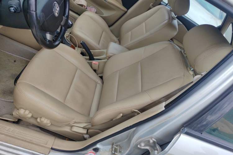 Used Buick Excelle 2013 1.5L Manual Luxury Model Left Front Seat