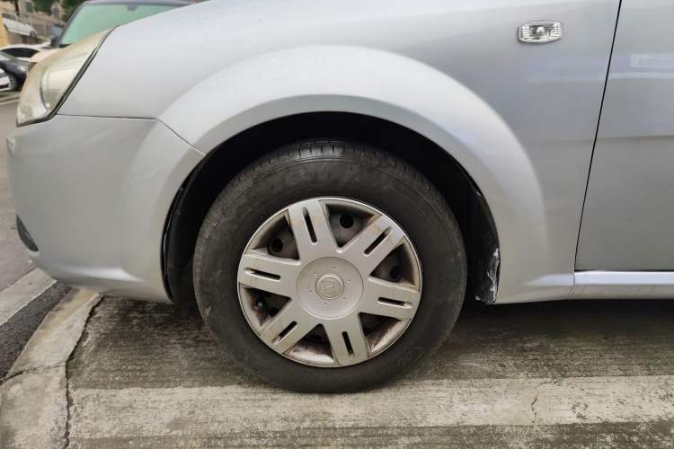 Used Buick Excelle 2013 1.5L Automatic Classic Model Left Front Wheel Hub