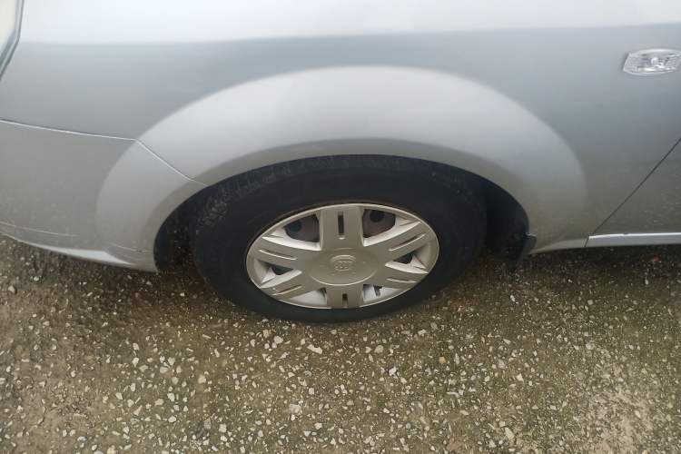 Used Buick Excelle 2013 1.5L Automatic Classic Model Left Front Wheel Hub