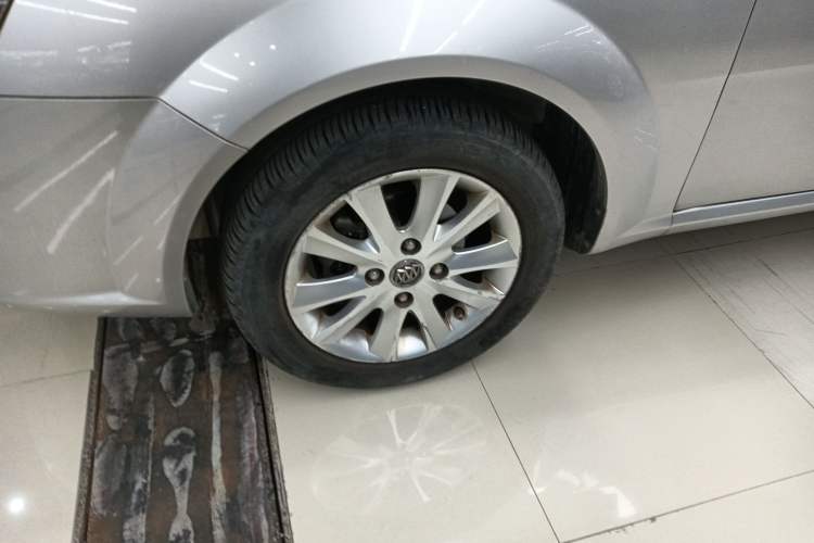Used Buick Excelle 2013 1.5L Automatic Luxury Model Left Front Wheel Hub
